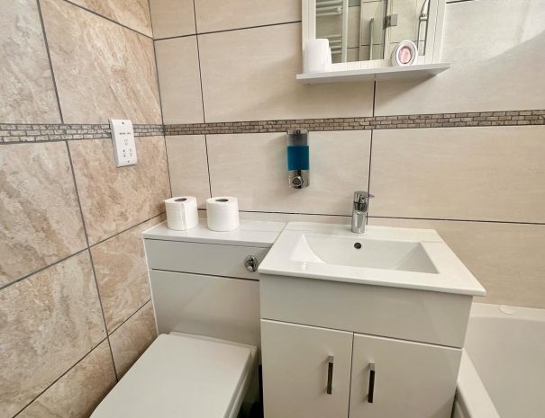 Main bathroom